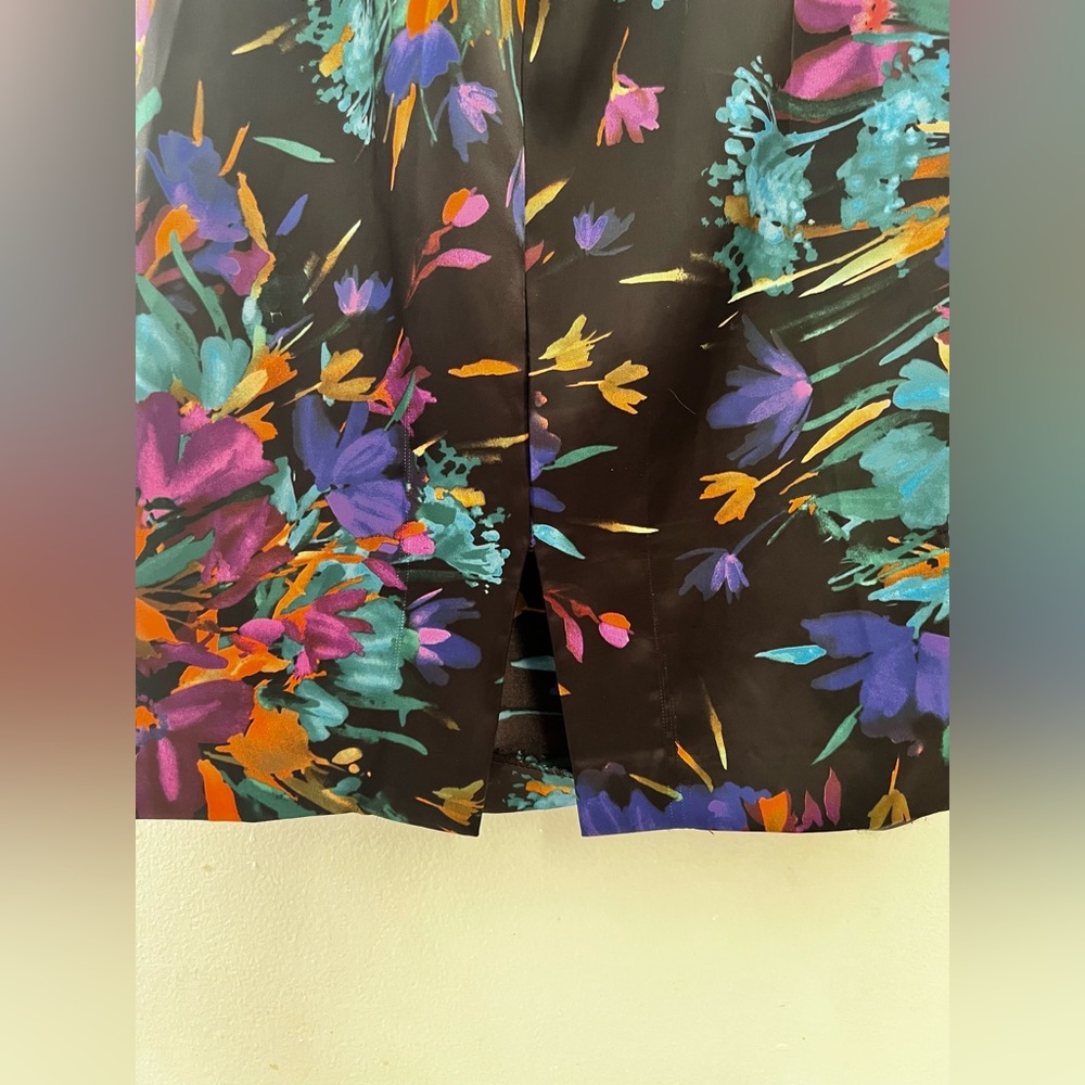London Style Night Casual Black Dress with Floral Print - Picture 16 of 17